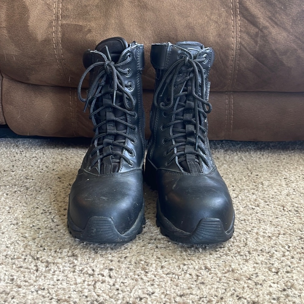 Rocky black women’s 8” zipper EMS boot. Size 8.5
